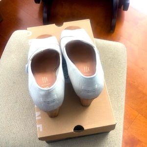 TOMS Classic Wedge- Natural Crosshatch Jacquard, Size 8 (US), 38.5 (EUR)